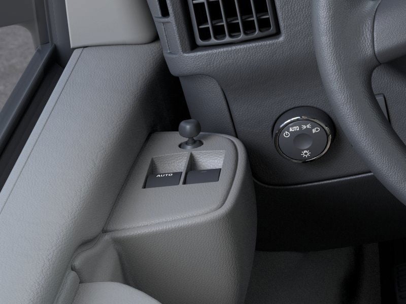 2025 Chevrolet Express Passenger 1LT