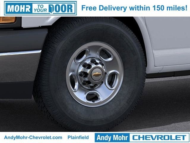 2025 Chevrolet Express Passenger 1LT