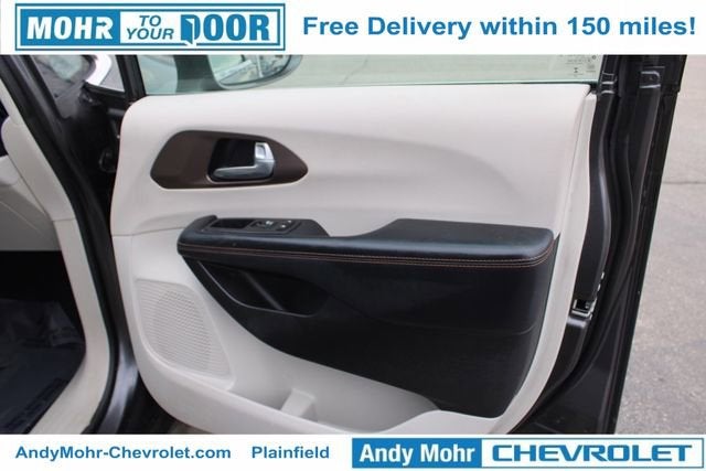 2017 Chrysler Pacifica Touring-L