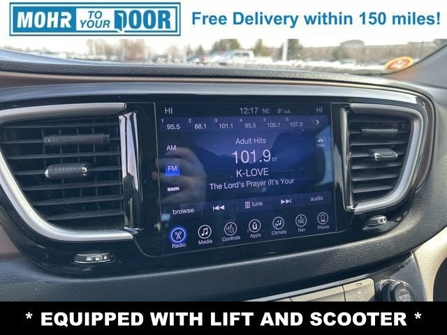 2017 Chrysler Pacifica Touring-L