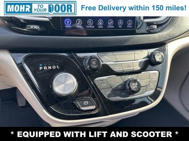 2017 Chrysler Pacifica Touring-L