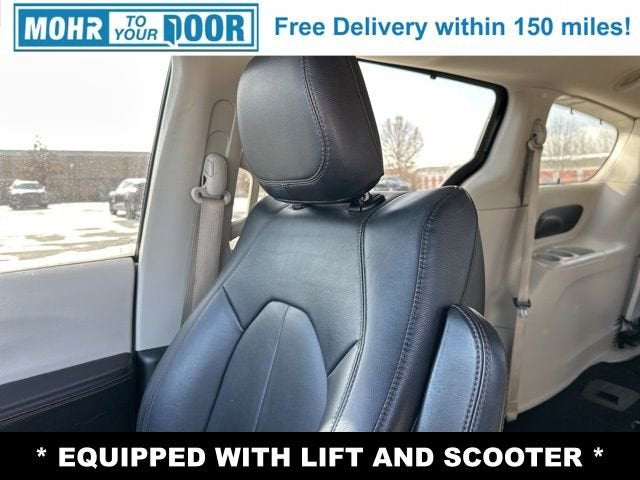 2017 Chrysler Pacifica Touring-L