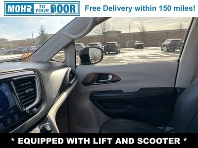 2017 Chrysler Pacifica Touring-L