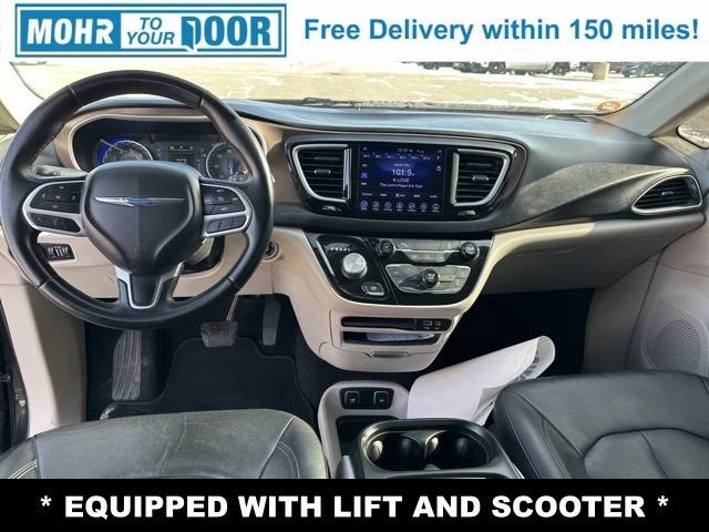 2017 Chrysler Pacifica Touring-L