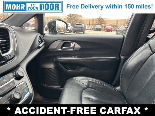 2022 Chrysler Pacifica Touring L