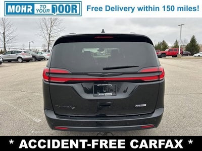 2022 Chrysler Pacifica Touring L
