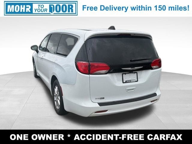 2022 Chrysler Voyager LX