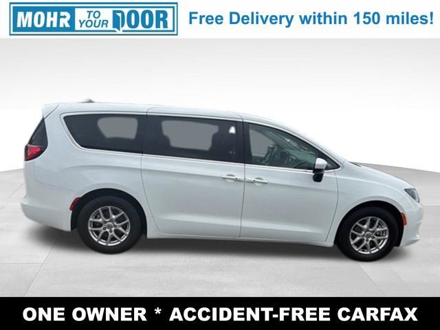 2022 Chrysler Voyager LX