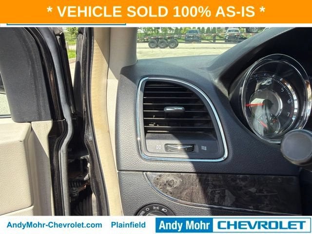 2014 Chrysler Town & Country Touring-L