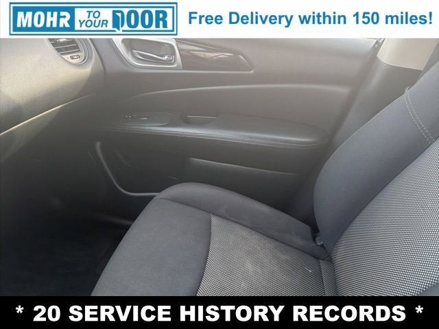 2020 Nissan Pathfinder S